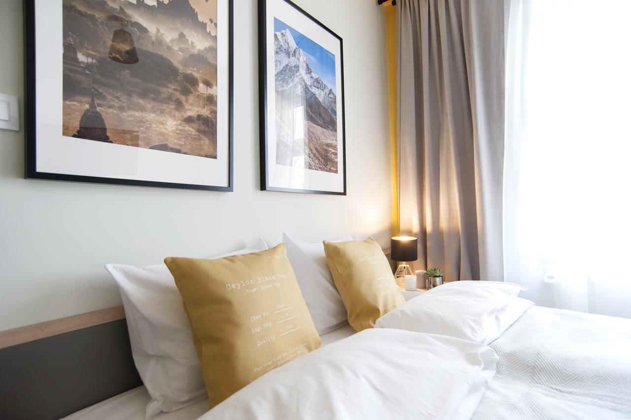 7 Continents Apartments Познан Екстериор снимка