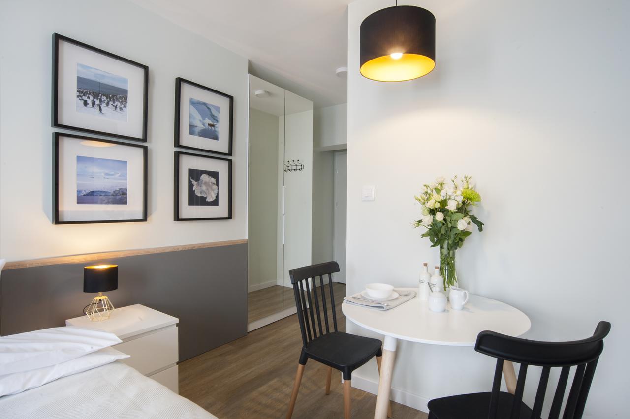 7 Continents Apartments Познан Екстериор снимка