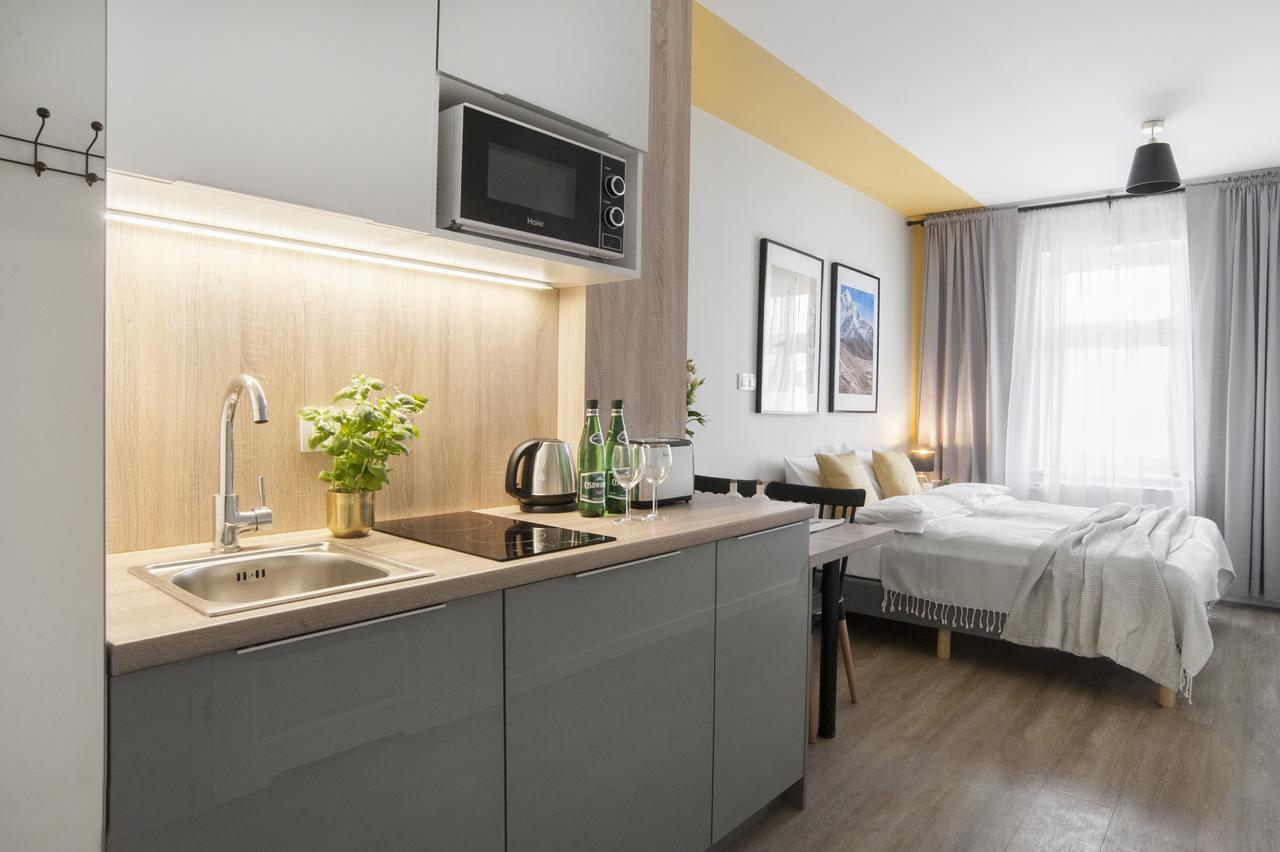 7 Continents Apartments Познан Екстериор снимка