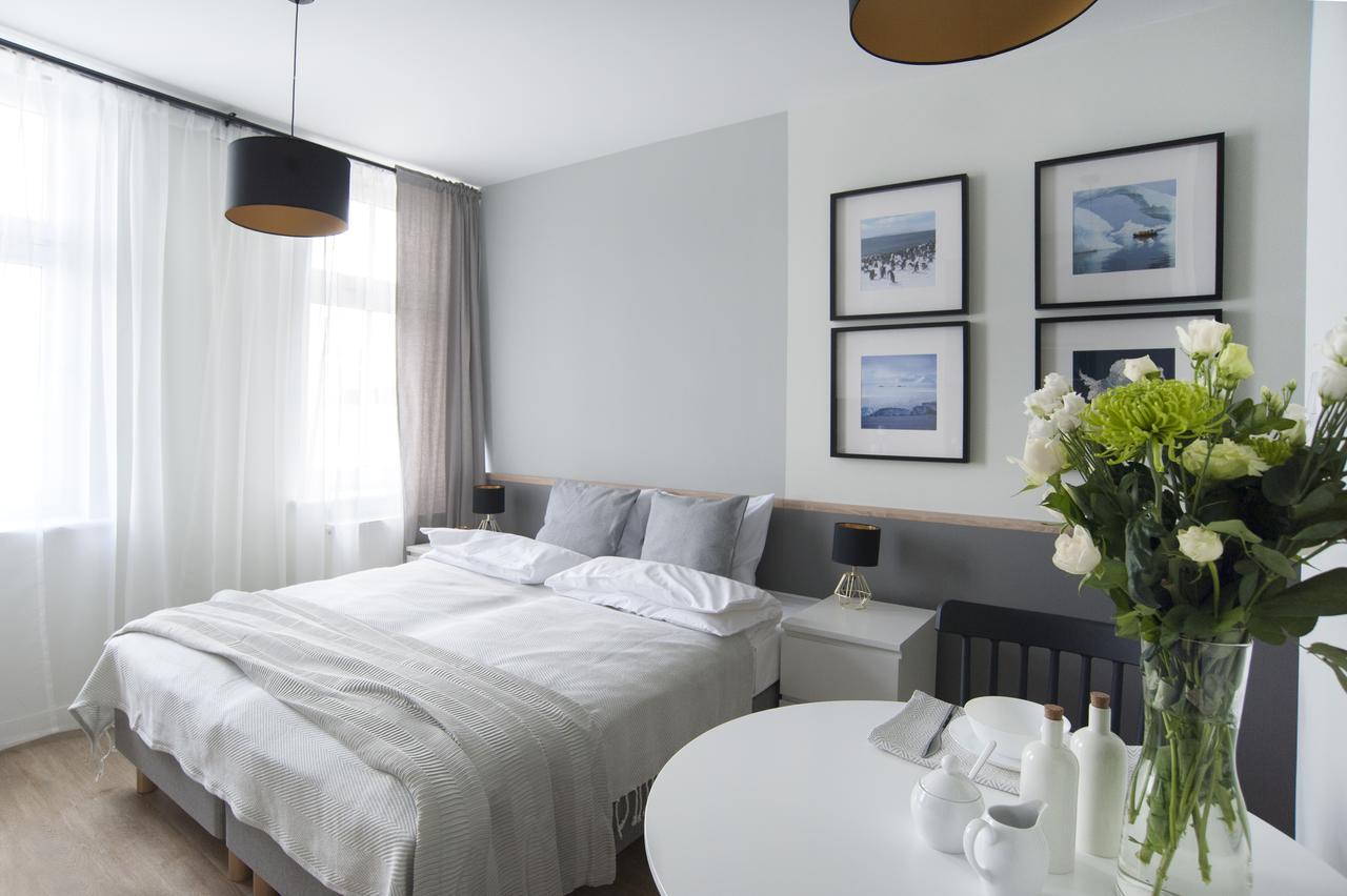7 Continents Apartments Познан Екстериор снимка