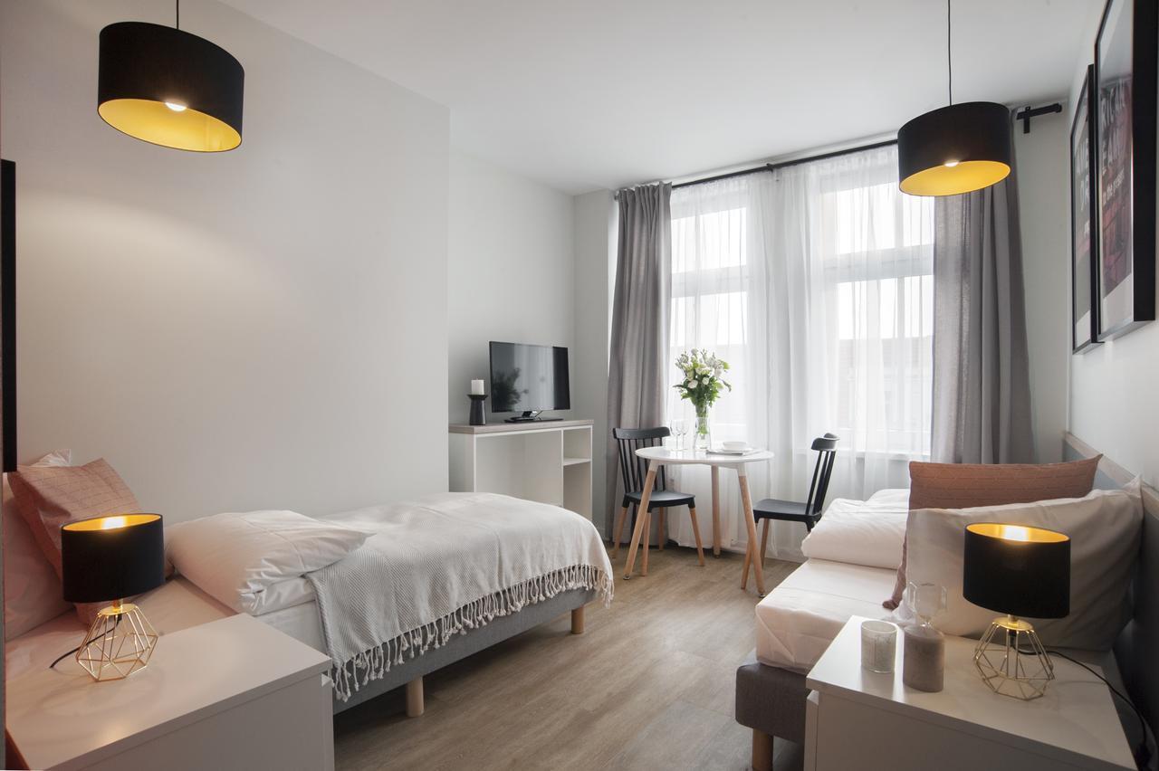 7 Continents Apartments Познан Екстериор снимка