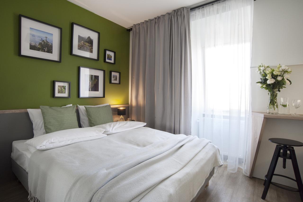 7 Continents Apartments Познан Екстериор снимка